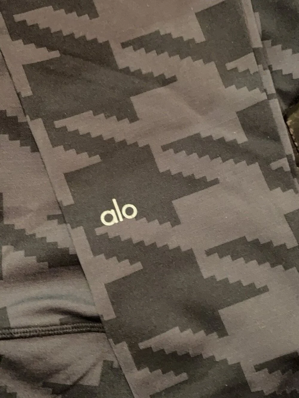 Alo Yoga Green Houndstooth Airbrush Legging Size S Full Length 27x29 Workout